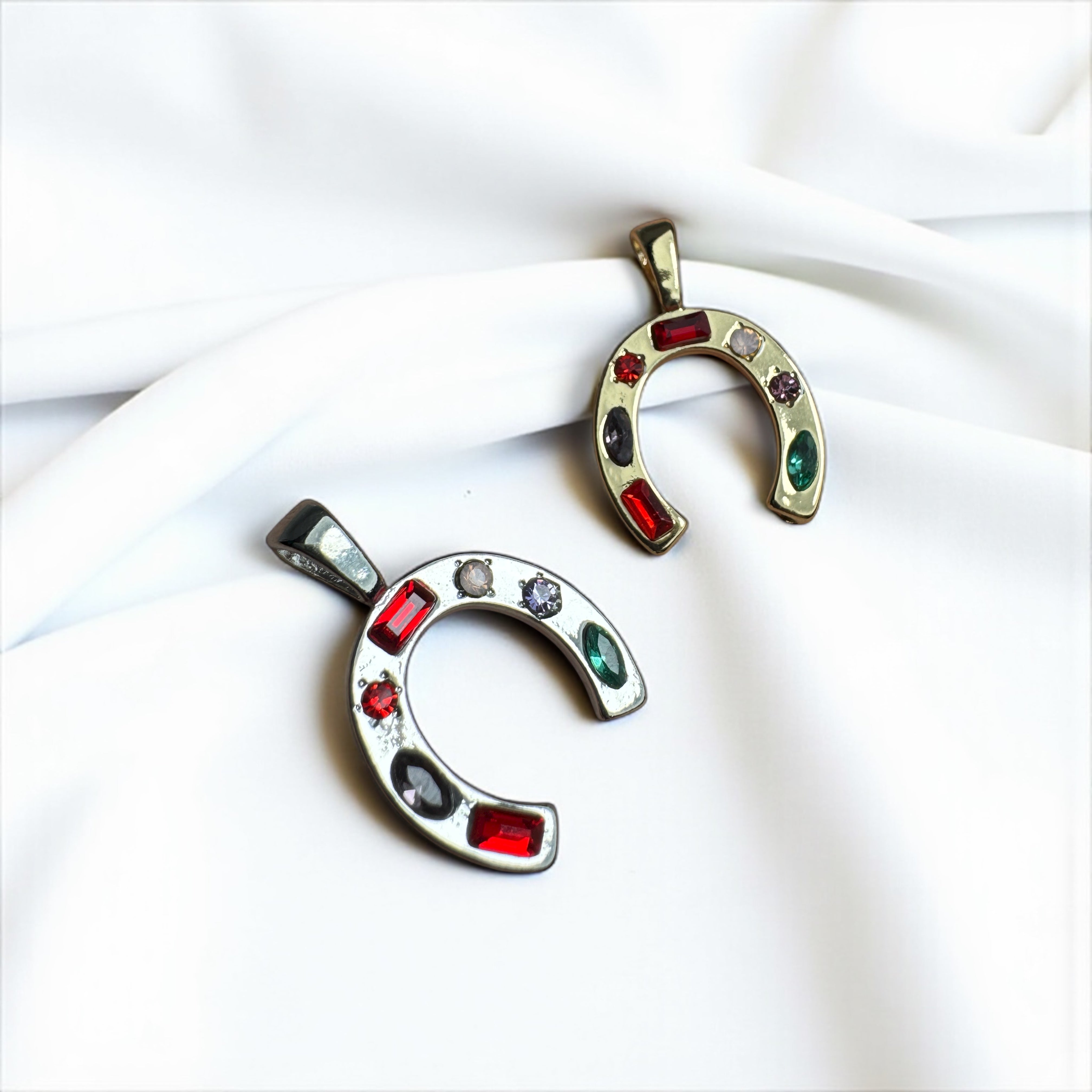 Charm ferro di cavallo rainbow